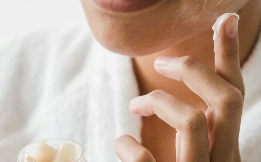 Crema viso che non fa sudare: consigli per la scelta